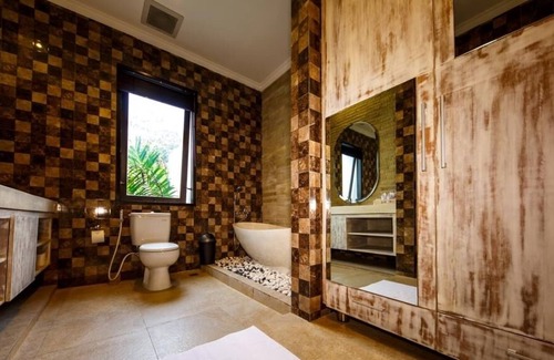 Nakula Villa | 3BR 15 minutos a la playa, Central Seminyak # 3