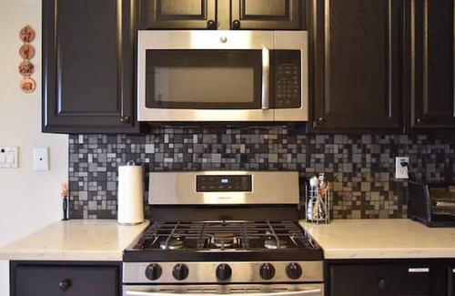 Lake Area Casa | 3BR 2BA + Bonus Living RM/ Drive or take bart to San Francisco