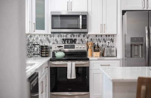 Lakeland Casa | 3br/2ba, by I4 and Disney. Pet Friendly, fenced yard, handicap ramp. sleeps 10