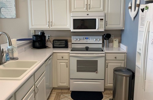 Sunset Beach Condominio | 3BR/2BA condo in Sunset Beach, NC with free WiFi and beautiful balcony view