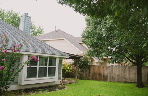 McKinney Casa | 3BR/2BA/Fully Fenced | Pets OK l Quiet Street