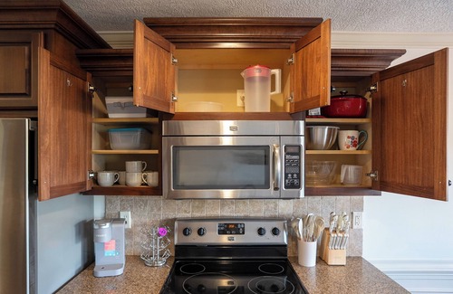 Jackson Casa | 3BR 2BA Home Fenced In Yard Quiet Neighborhood Pets Welcome