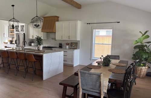 Old Lake Highlands Casa | 3BR/2BA l Fenced | Pets OK