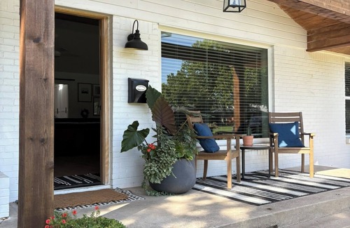 Old Lake Highlands Casa | 3BR/2BA l Fenced | Pets OK