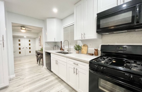 Lancaster Casa | 3BR/2BA Near the BLVD - Parking, Laundry, Sleep 10