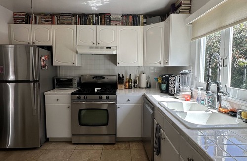 West Hollywood Casa | 2BR / 1BA Adorable Weho Craftsman W / Fantastic Backyard