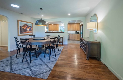 Atascadero Casa | 3BR/3BA Hidden sanctuary among the shady oaks in downtown.