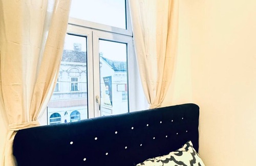 Liesing Apartamento | 3BR Apartment; Near Atzgersdorf Park, 11-Min Walk
