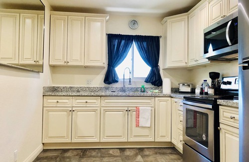 Beverly Green Apartamento | 3BDR Apartment, NUEVO, Heart of LV, Strip, Family, Friendly, Best, Deal, reserve AHORA