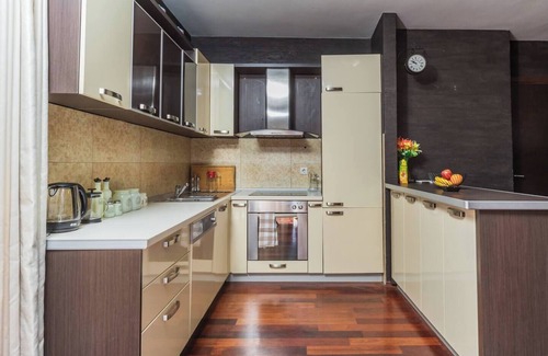 Dobrota Apartamento | 3BR Apartment with Free Pool and Parking Dobrota