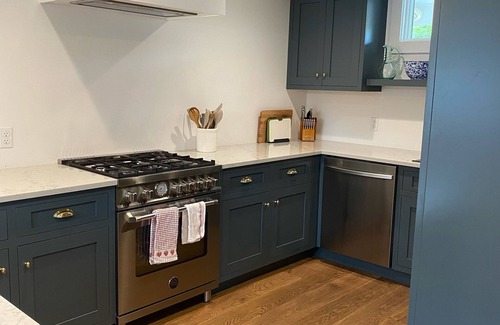 Provincetown Condominio | 3BR Bright & Spacious East End Condo with Private Patio and 2 Parking Spaces.