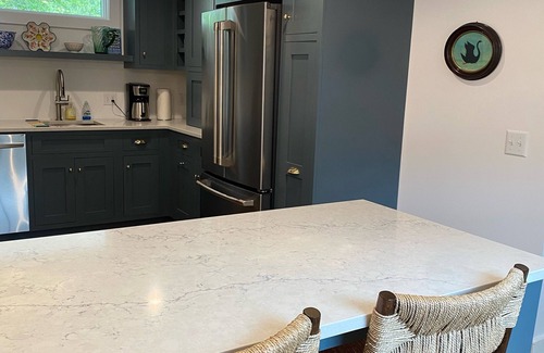 Provincetown Condominio | 3BR Bright & Spacious East End Condo with Private Patio and 2 Parking Spaces.
