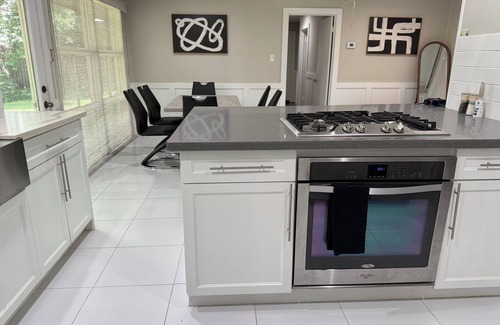 Houston Casa | 3br Bungalow private Yard for Groups & Families/prime Area by River Oak Galleria