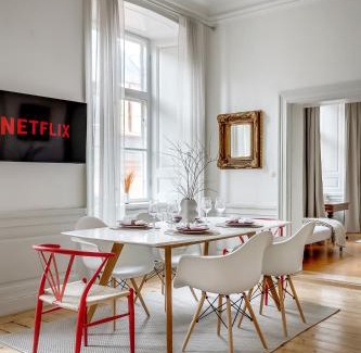 Gamla Stan Apartamento | 3BR Central- Royal Castle & Old Town at Your Door!