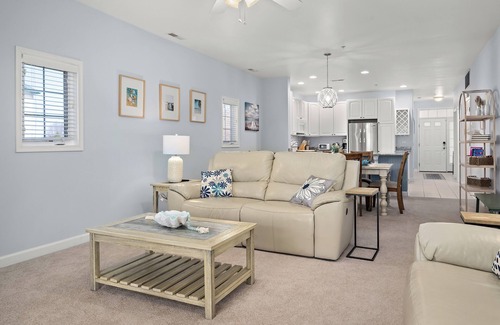 Lewes Condominio | 3BR Coastal Retreat – Weekly & Monthly Rentals Available!