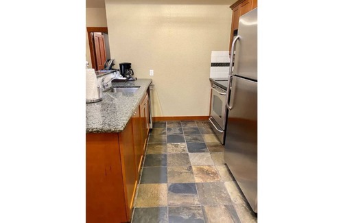 Olympic Valley Condominio | 3BR Condo in the Village at Palisades - Premier