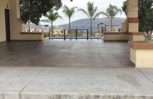 Tlajomulco de Zuniga Casa | 3BR Condominio en fraccionamiento privado