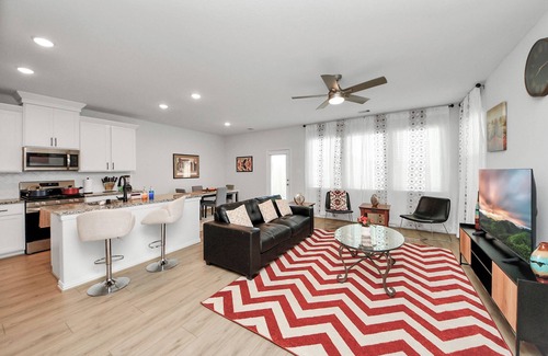 Katy Casa | 3BR Corporate & Family Getaway Near Katy Mills