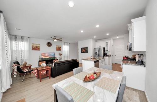 Katy Casa | 3BR Corporate & Family Getaway Near Katy Mills