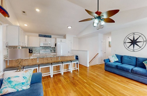 Colington Harbour Casa | 3BR dog friendly home with game room, pool access