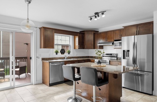 Dieppe Casa | 3BR Duplex W/ Outdoor Patio