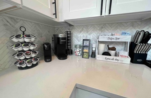 Communipaw Casa | 3BR Duplex W/Rooftop NYC Views & Garage Parking