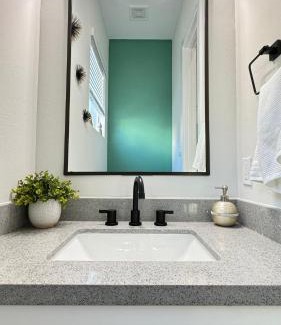 North Houston Casa | 3BR Escape Near the Galleria - High Ceilings