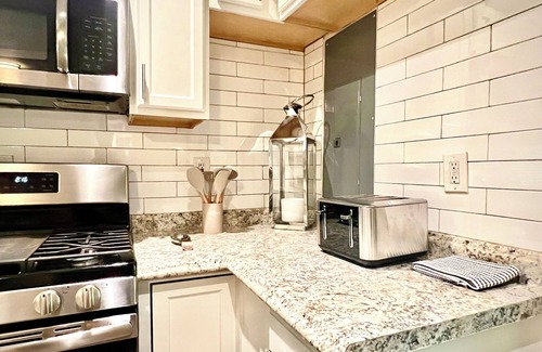 Atlanta Casa | Gorgeous Home, 15 Minutes to Mercedes Benz, Six Flags, and Downtown!