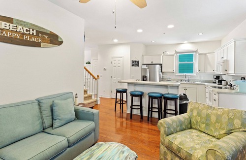 Bermuda Bay Casa | 3BR Family Townhouse w/ Pool, Games & Dog-Friendly Patio