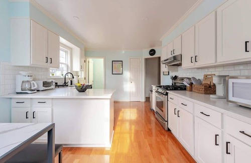 Port Chester Casa | 3br + game rm abt 45min drive or easy train to NYC