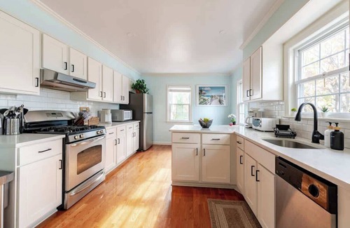 Port Chester Casa | 3br + game rm abt 45min drive or easy train to NYC