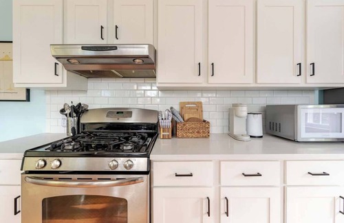 Port Chester Casa | 3br + game rm abt 45min drive or easy train to NYC