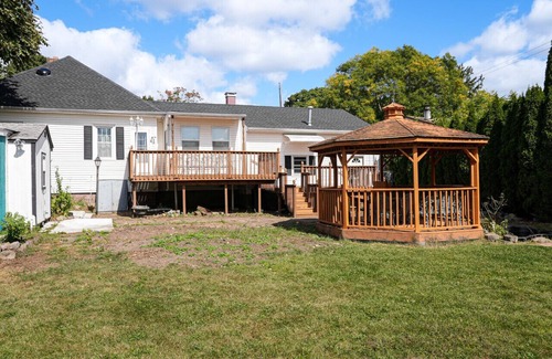 East Shore Casa | 3BR Gem, 10 min to Yale, walk to Tweed