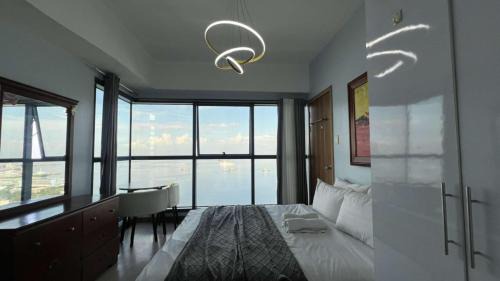 Ermita Apartamento | 3BR Grand Riviera Suites by MrSayla