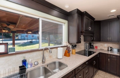 Atascadero Casa | 3BR Home | Fenced Yard w/ BBQ & Firepit, Pets OK!