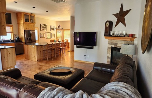 Boyd Acres Casa | 3BR Home in the Heart of Oregon's Outdoor Paradise