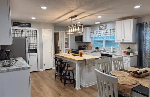 Knoxville Apartamento | 3BR Home Near Downtown Knoxville Long-Term OK
