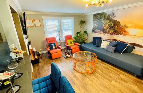 Wasco Casa | Dúplex de 3 habitaciones, 2 baños, con jardín y piscina privada en Schaumburg