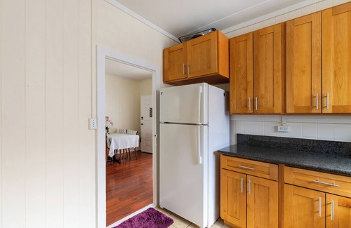 Waikiki Casa | 3BR House Walk to the Beach&Malls FREE Parking!