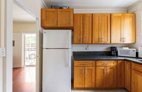 Waikiki Casa | 3BR House Walk to the Beach&Malls FREE Parking!
