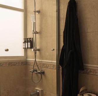 Hipodromo Apartamento | 3BR in Condesa w Balcony, Roma Across St