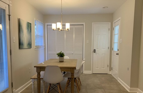 Willow Spring Casa | 3BR King Bed Tranquility ❤️Pond & Screened Porch