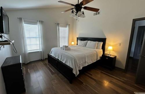 Old Hickory Casa | 3BR Lakefront in Nashville with BBQ & Hot Tub