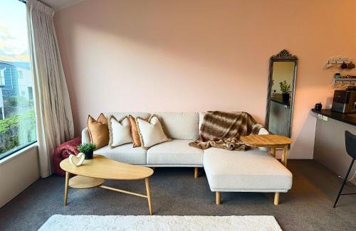 Frankton Apartamento | 3BR Lakeview Home with Balcony, Parking, Near Marina