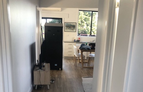 Lindisfarne Casa | 3BR Lindisfarne Townhouse near Cafes, Pub, Parks