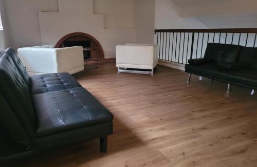 Palmdale Casa | 3BR & Loft near Palmdale Hospital- Shared Hm