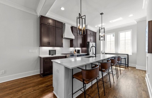 Downtown Casa | Luxury Downtown Townhouse - roof top deck!