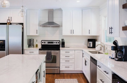 Wilmington Casa | 3BR Midtown Ranch. 15min to Wrighstville & Downtown