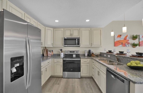 Northgate Casa | 3BR Modern Haven, Work, Play & Relax