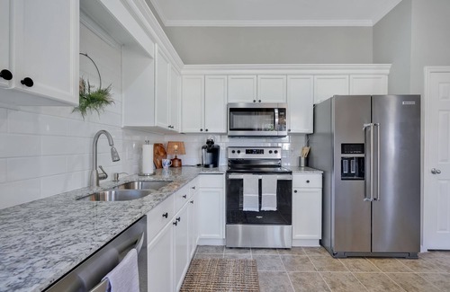 Wilmington Casa | 3BR Modern | Midtown Escape | 5 Miles To Downtown